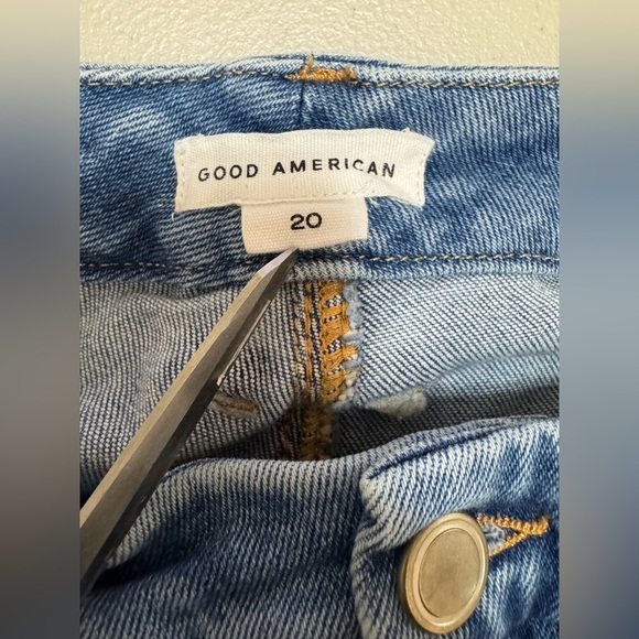 Good American Good Legs High Rise Skinny Jean Worn Hem Size 20 - Picture 7 of 10